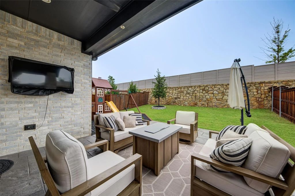162 Palo Duro Bend, Rhome