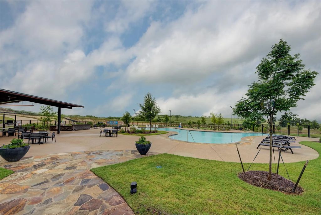 162 Palo Duro Bend, Rhome