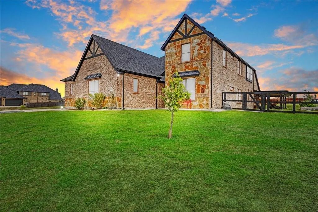 1205 Redbud, Howe