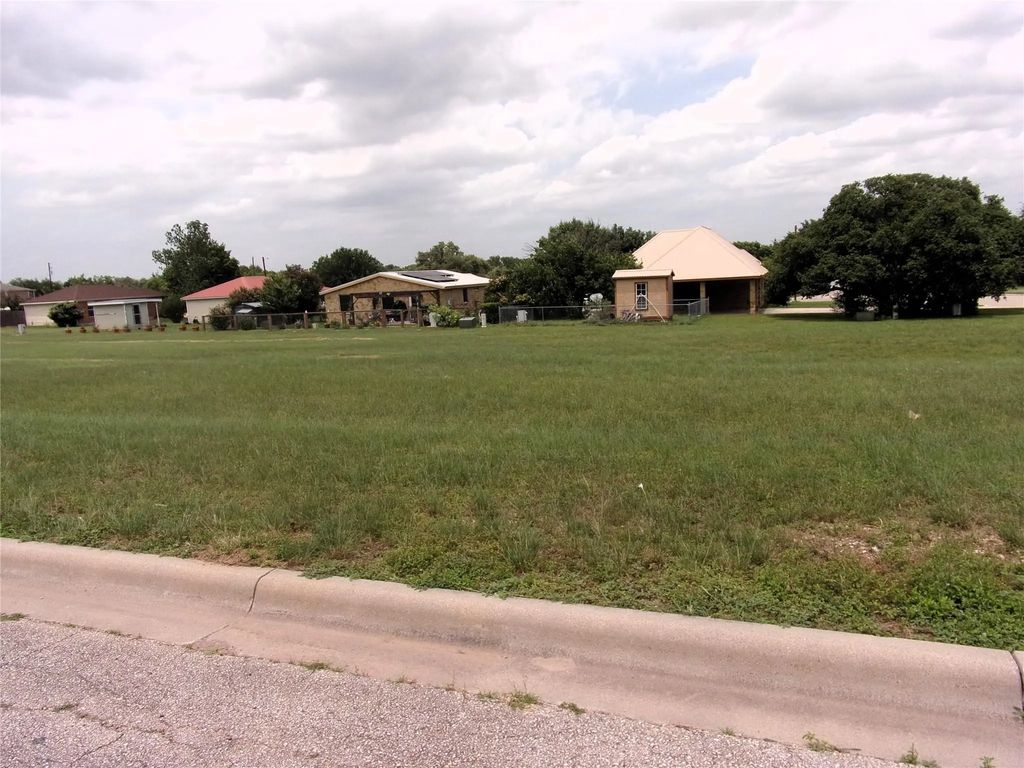 1904 W Brown Street, San Saba