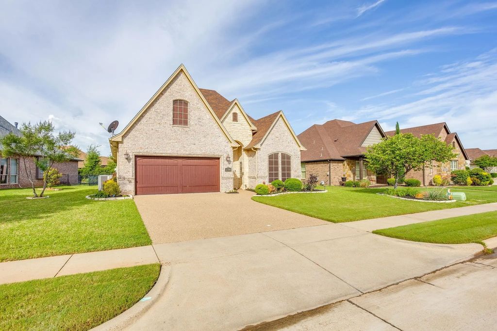 2304 Marseilles Court, Granbury