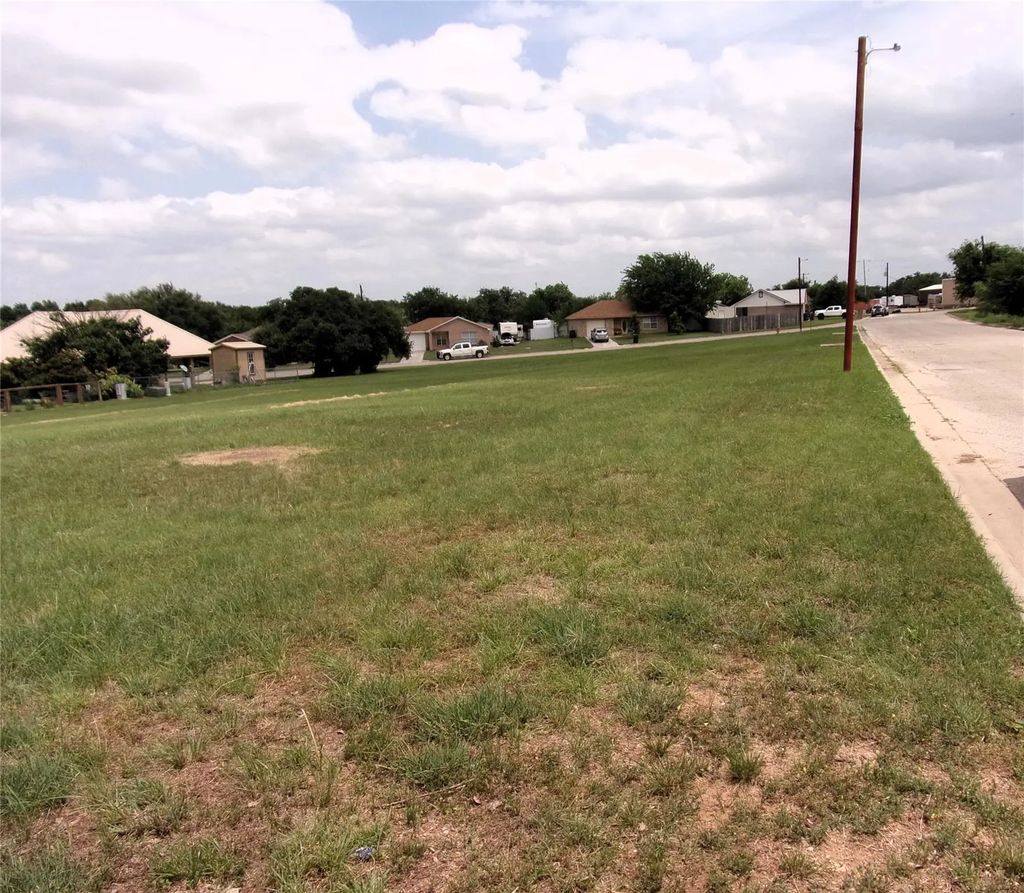 1908 W Brown Street, San Saba