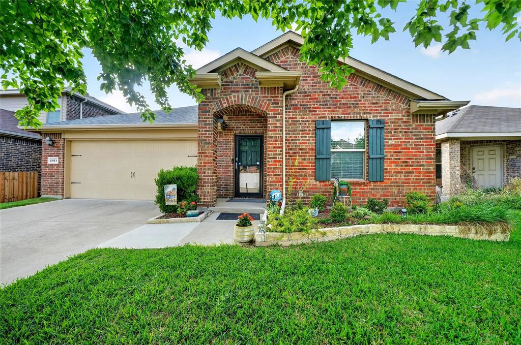 2011 Crosby Drive, Forney
