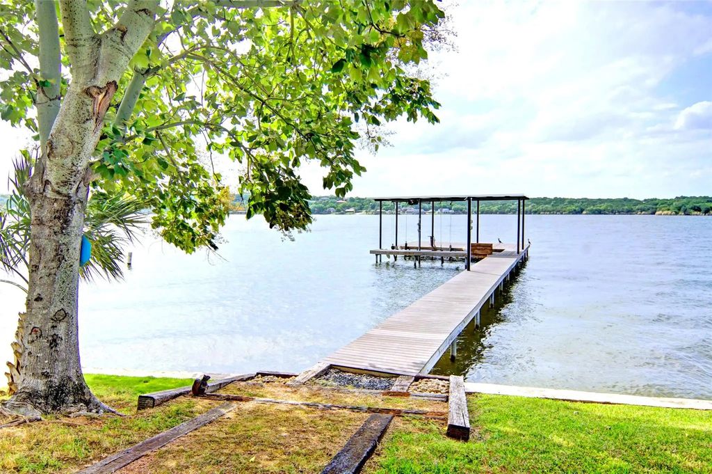 6504 Blue Water Court, Granbury