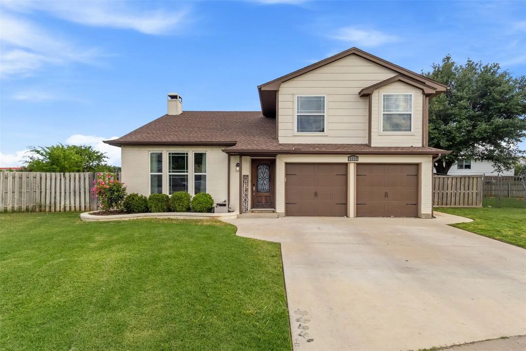 8800 Crestbrook Drive, Fort Worth