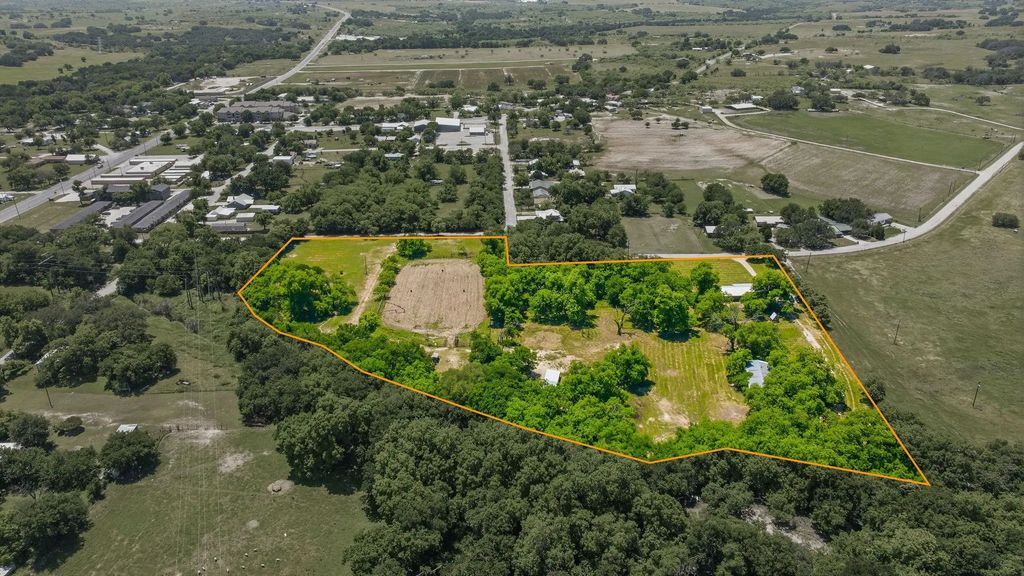 1105 Indian Creek Drive, Comanche