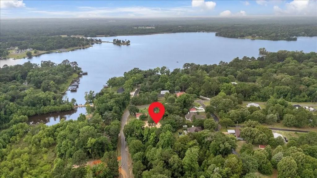 226 County Road 2267, Mineola