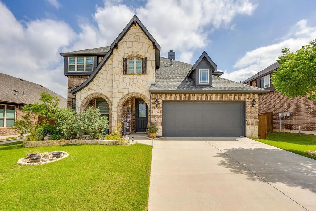 1116 Bear Oak Drive, Burleson