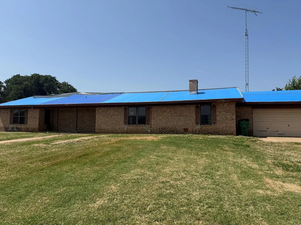 319 County Road 164, Eastland