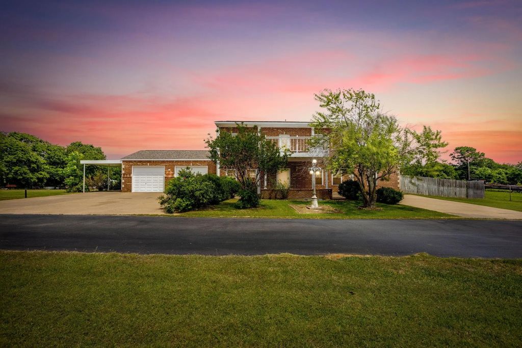 807 Caddo Road, Joshua