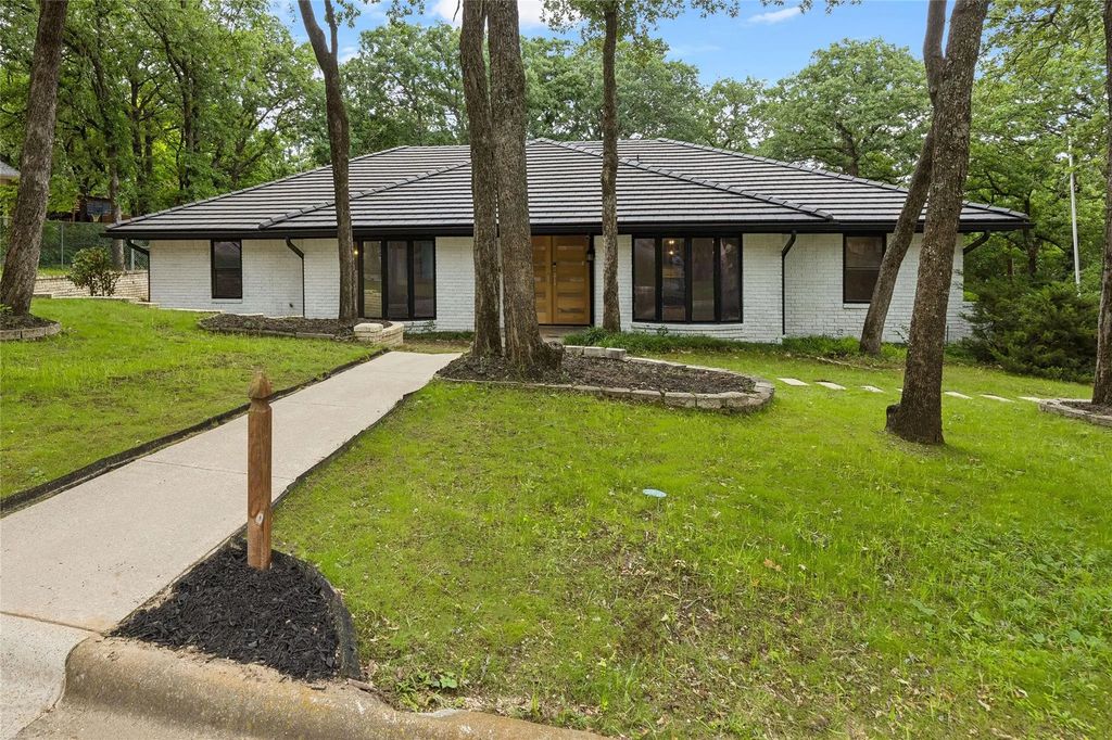 2000 Vista Trail, Keller