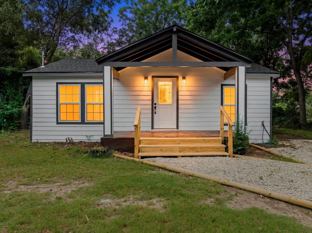 3313 S 3rd Street, Waco