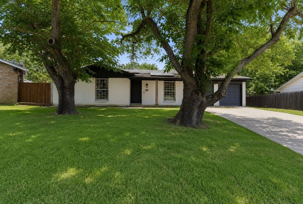 714 S Deerfield Circle, Arlington
