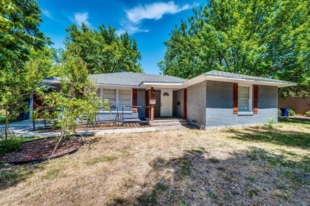 504 John Arden Drive, Waxahachie