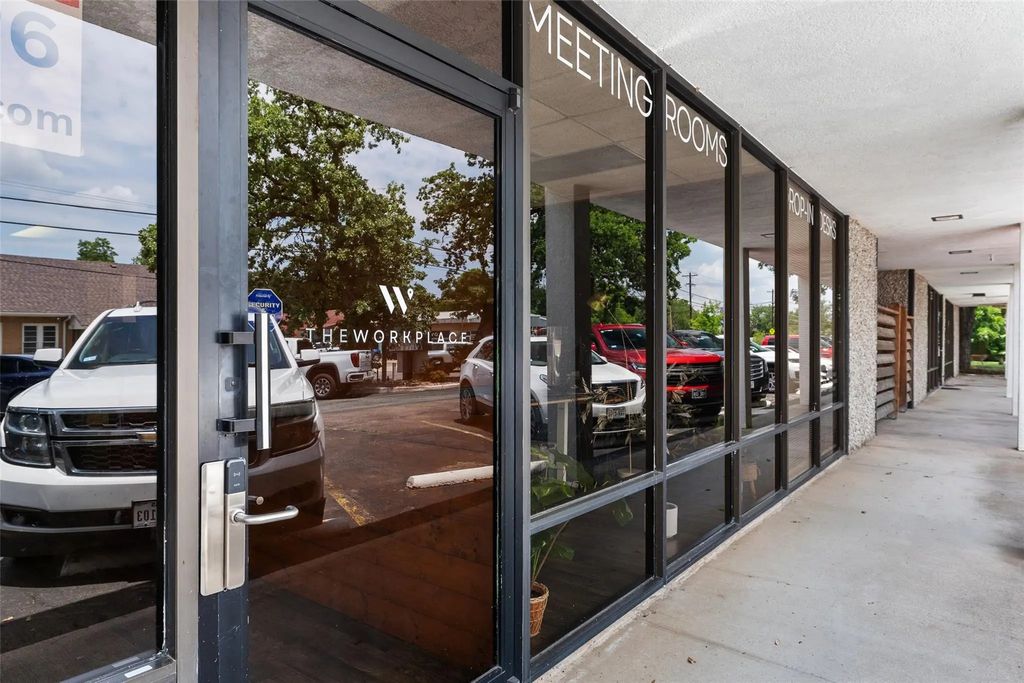 305 W Pearl Street, Granbury