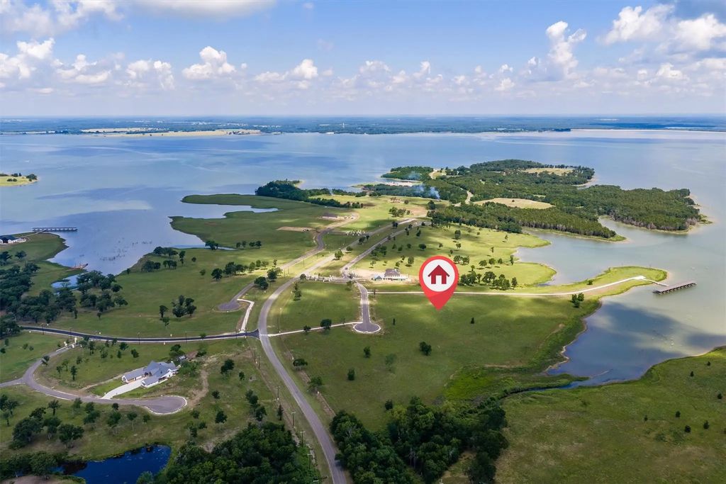 220 Lakeshore Lane, Windom