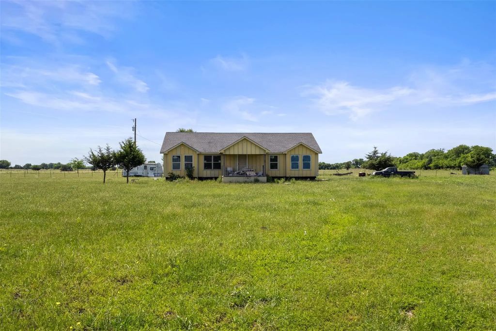 2791 Farm Road 2068, Klondike