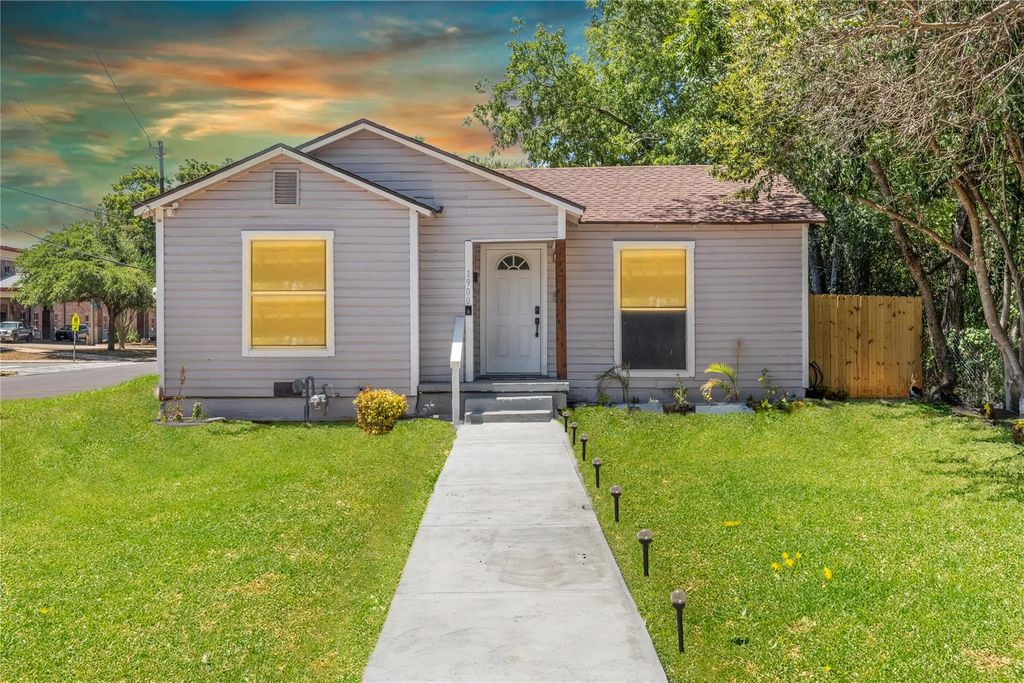 1900 N 6th Street, Waco