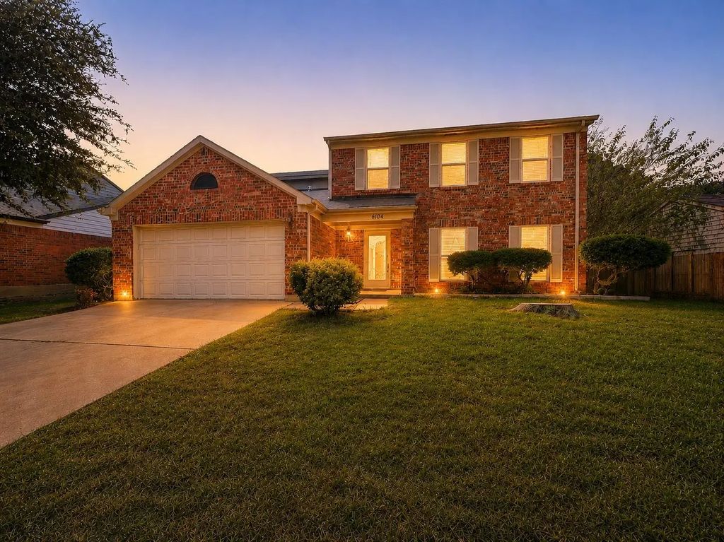 6104 Bay Hill, Arlington