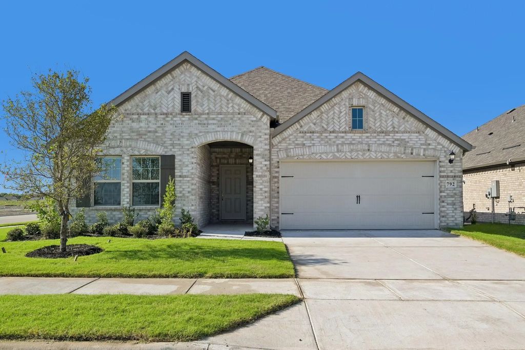 792 Grand Dale Drive, Lavon