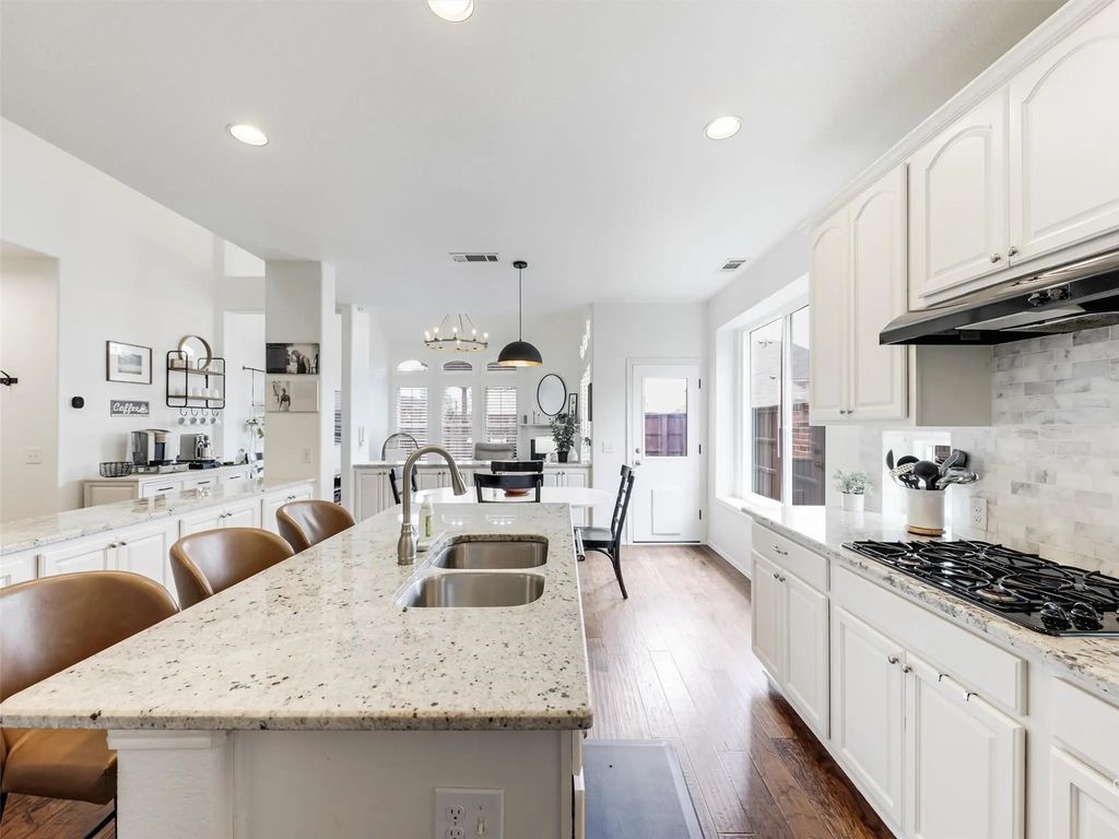 2373 Falcon Point Drive, Frisco