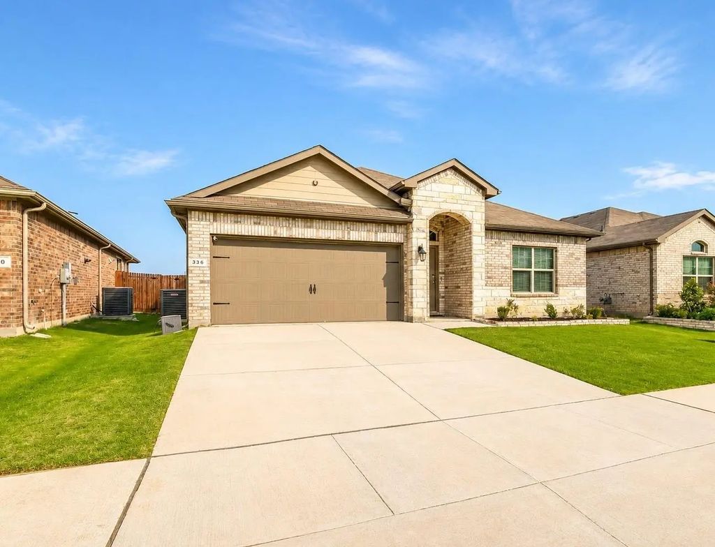 336 Youngblood Lane, Fort Worth