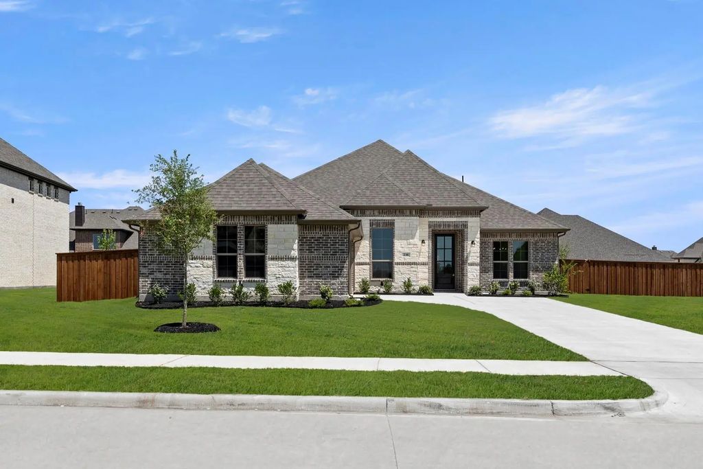 238 Harmony Avenue, Forney