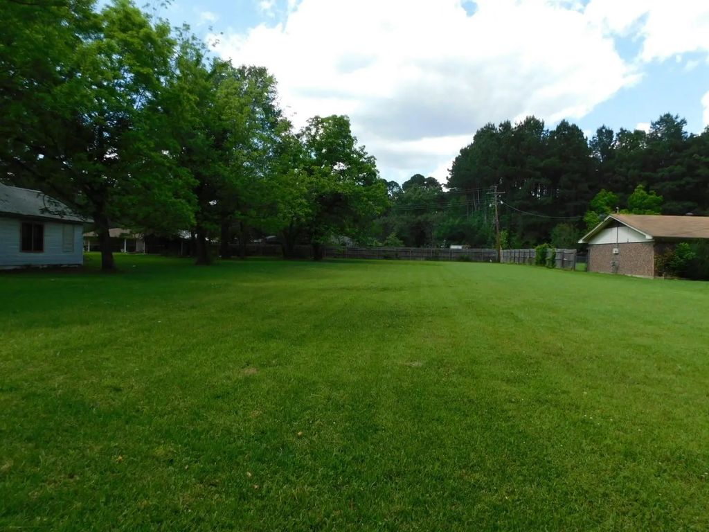810 Baker Street, Springhill