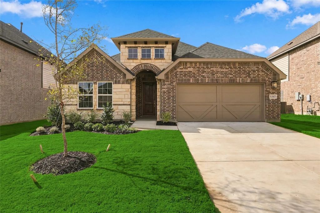 1312 Huntington Drive, Anna