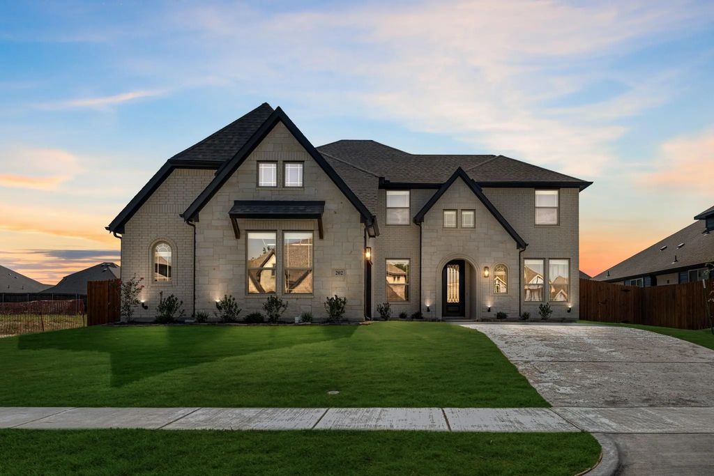 202 Memory Lane, Waxahachie