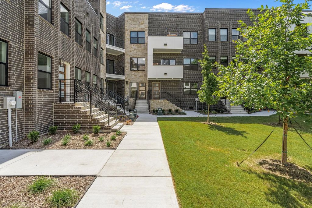 304 Golden Bell Lane, Fort Worth