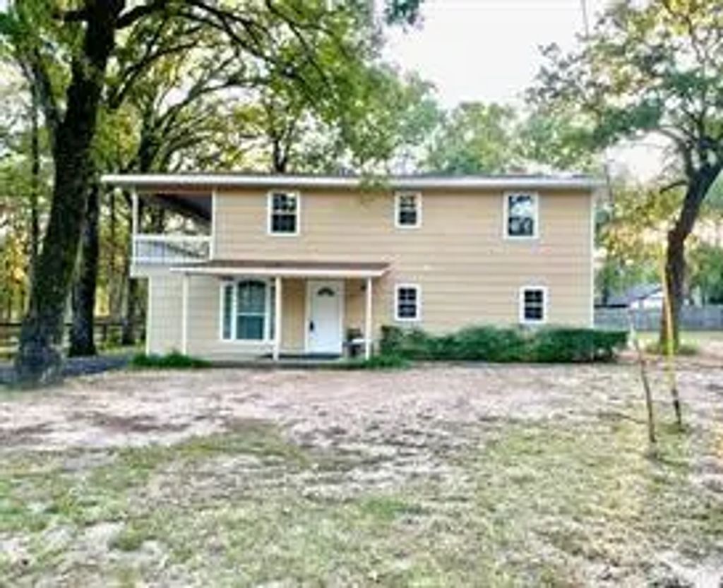 107 Los Peces Street, Gun Barrel City