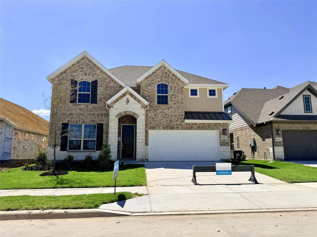 4913 Hitching Post Drive, Fort Worth