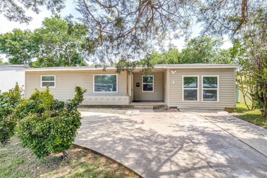 11524 Strand Street, Dallas