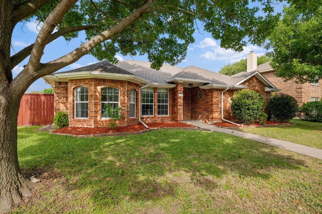 5709 Eagle Drive, Rowlett