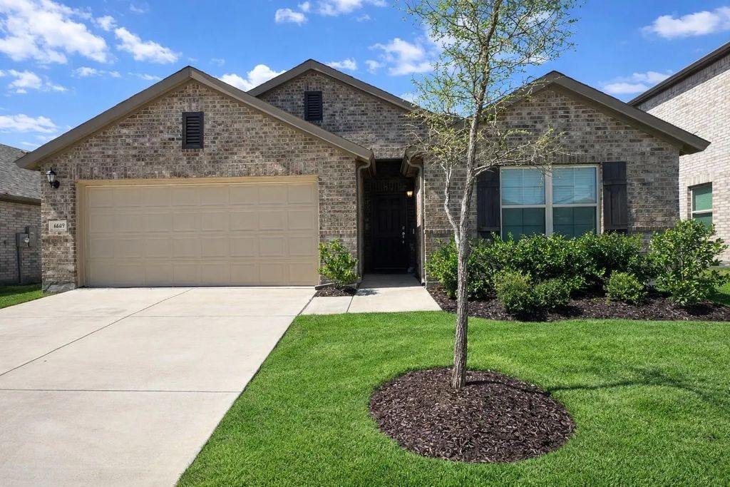 6609 Adderly Road, Pilot Point