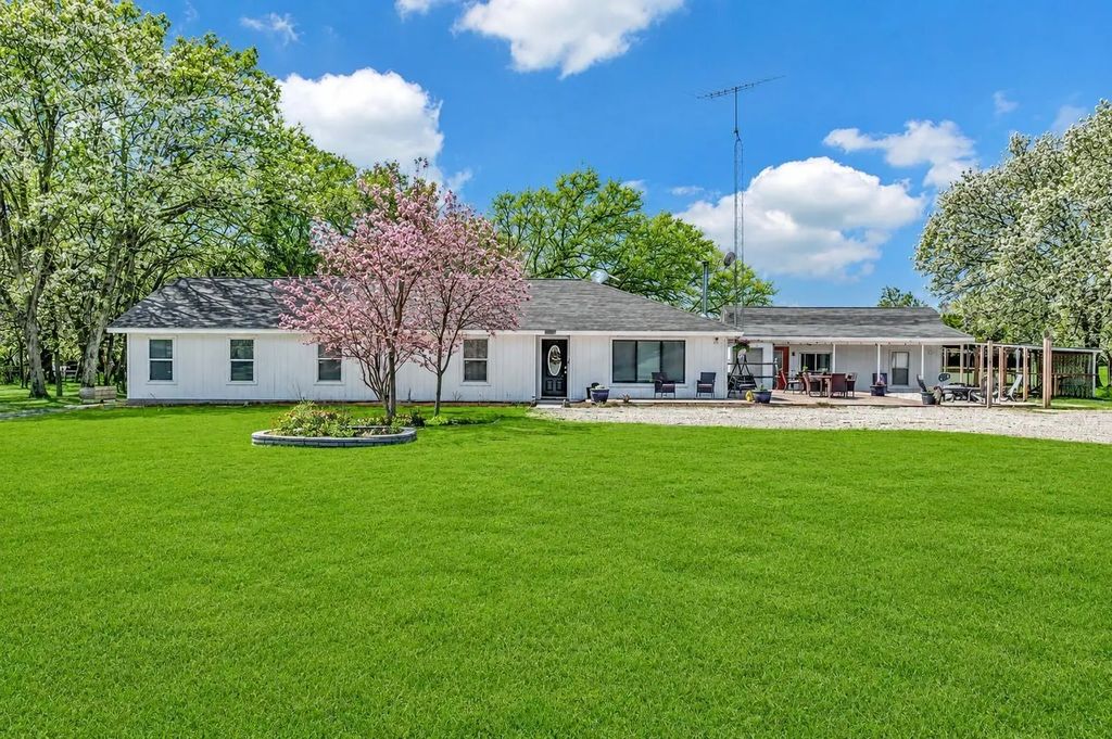1835 Fort Graham Road, Waco