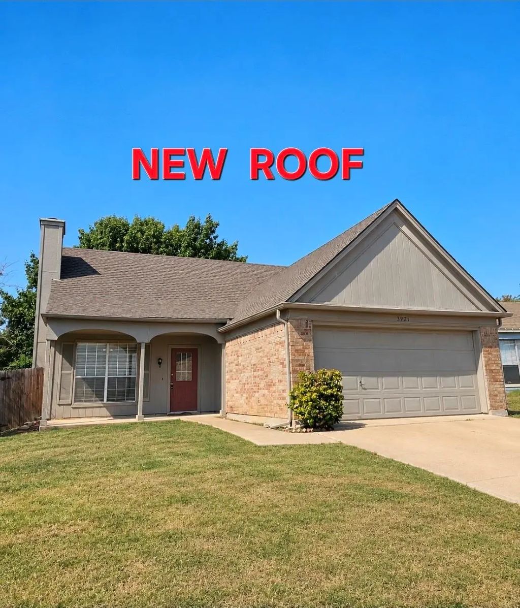 3921 Huckleberry Drive, Fort Worth