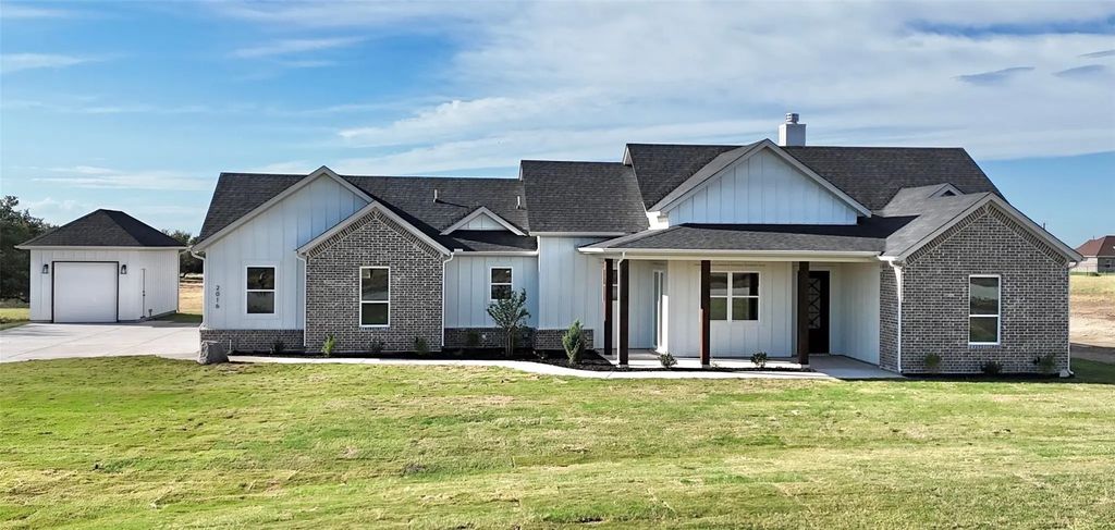 2016 Collin Street, Weatherford