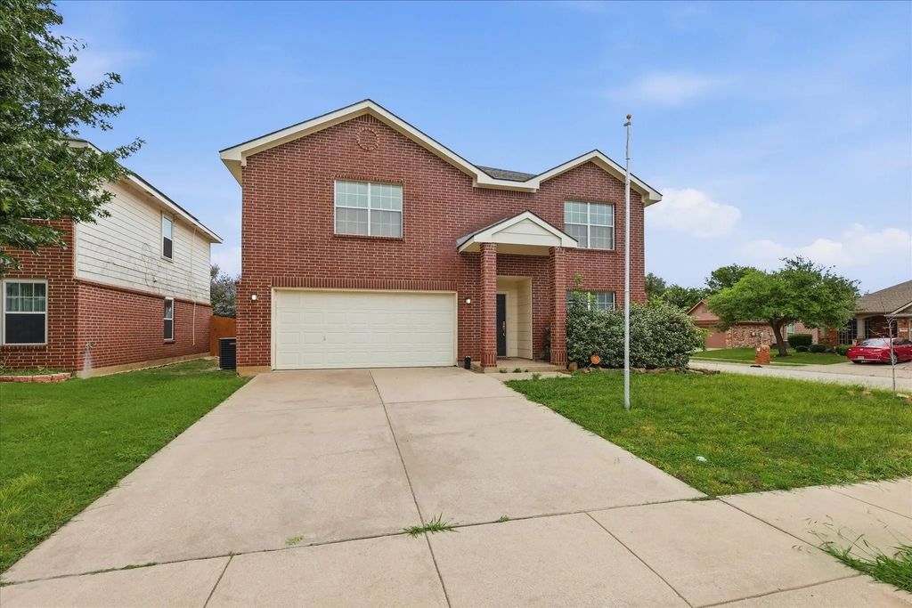 4957 Thorn Hollow Drive, Fort Worth