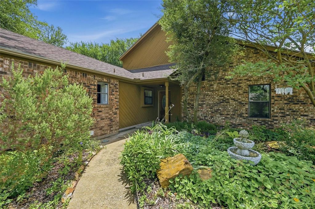 522 High Country Road, Sherman