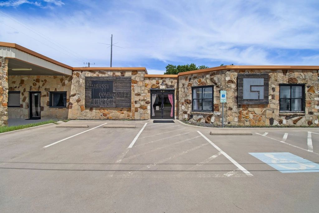 190 N Main Street, Rhome