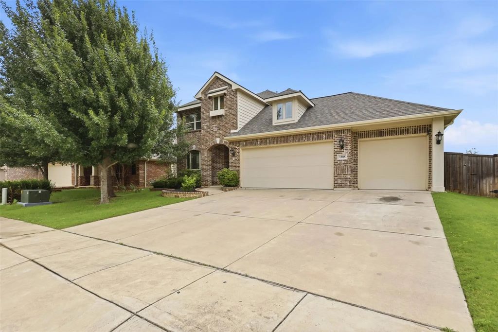 1385 Litchfield Lane, Burleson