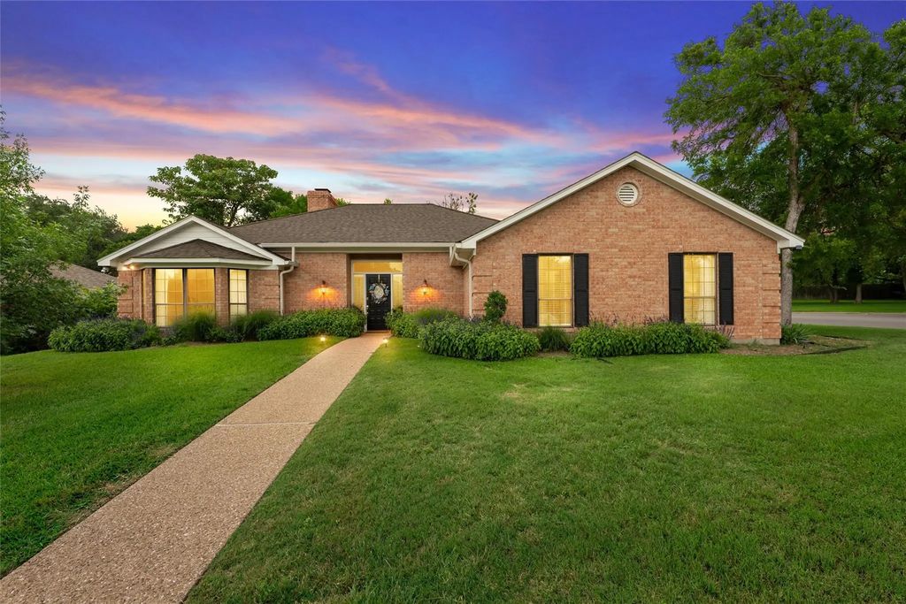 3400 Hearthwood Circle, Waco