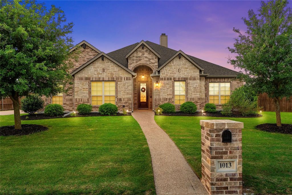 1013 Steamboat Drive, Hewitt