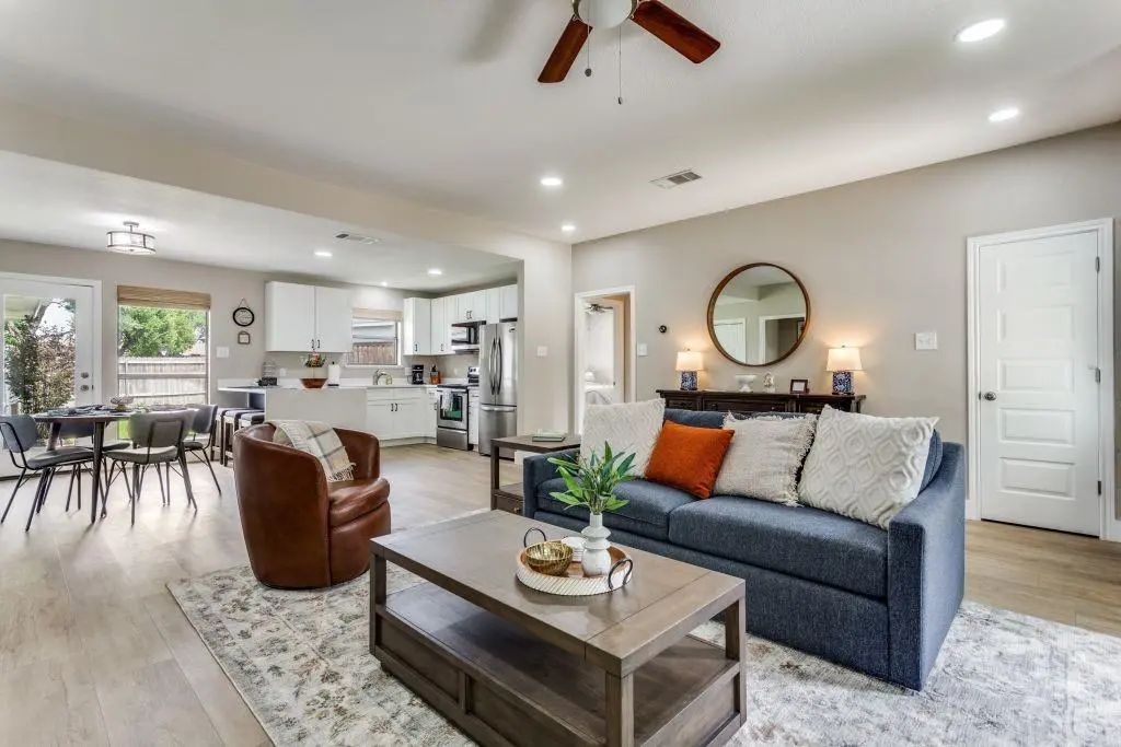 926 Hillside Lane, Flower Mound