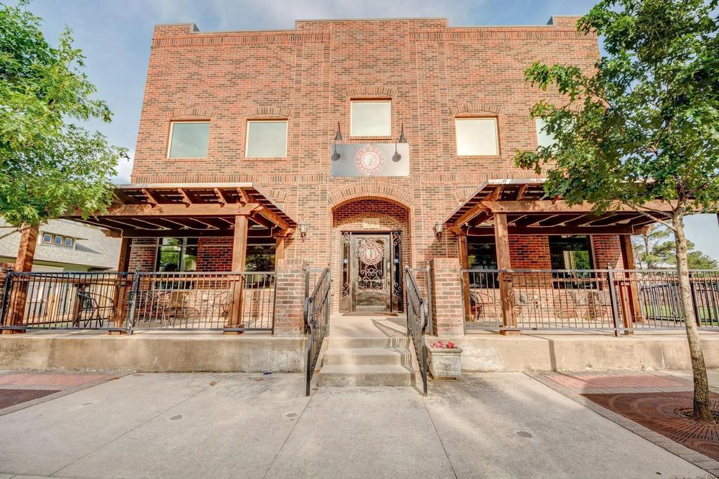 304 N Oak Street, Roanoke