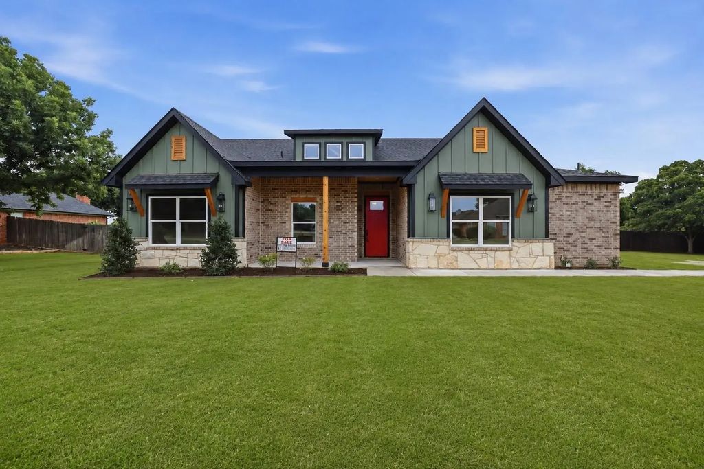 3201 Walnut Creek Parkway, Granbury