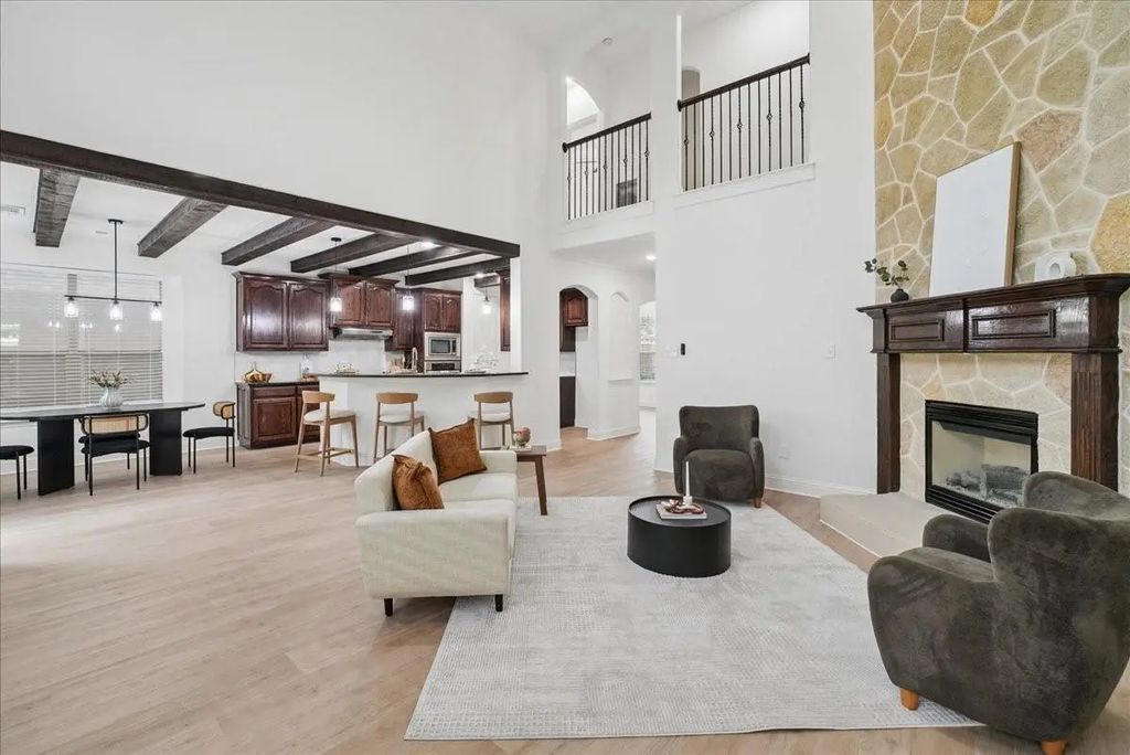 2407 Laguna Lane, Arlington