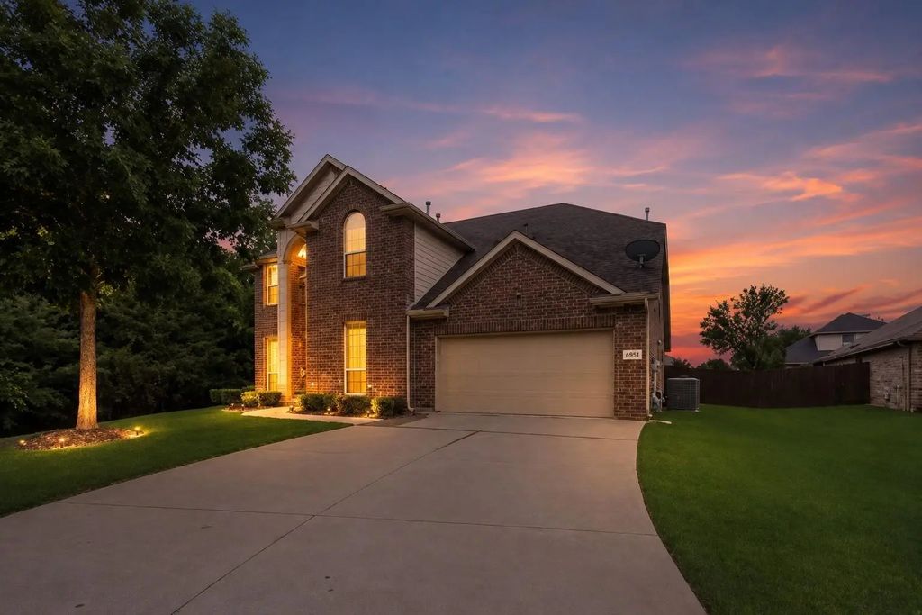 1300 Bellingham Circle, Glenn Heights